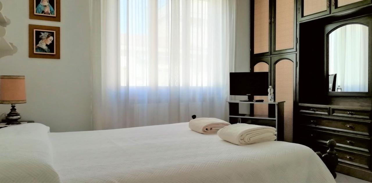 L'alloggio di Anna Maria. Camera con bagno privato Empoli Esterno foto